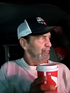 Snapshot of Hotbodyscottie chatting on December 18, 2024, 10:30 am Hotbodyscottie online show from December 18, 2024, 10:30 am