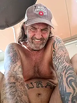 Snapshot of Hotbodyscottie chatting on October 9, 2025, 7:01 pm Hotbodyscottie online show from October 9, 2025, 7:01 pm