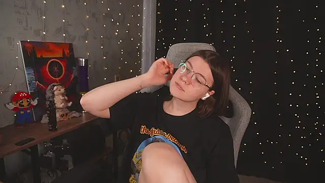 cuteamberlyyy online show from April 7, 2026, 4:35 am