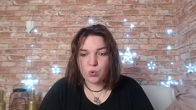 Amelia Kiss  online show from January 14, 2025, 12:43 am