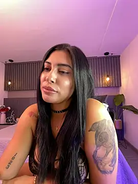 Snapshot of Sol_Miller chatting on February 6, 2025, 10:32 pm Sol Miller online show from February 6, 2025, 10:32 pm