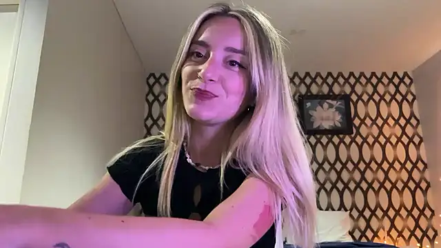 SirenaBelle online show from March 13, 2025, 10:26 am