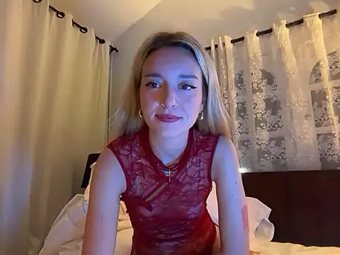 SirenaBelle online show from December 14, 2025, 10:25 pm