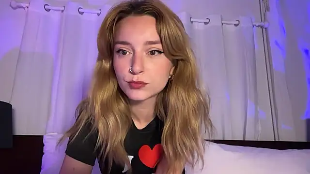 SirenaBelle online show from May 27, 2026, 9:23 pm