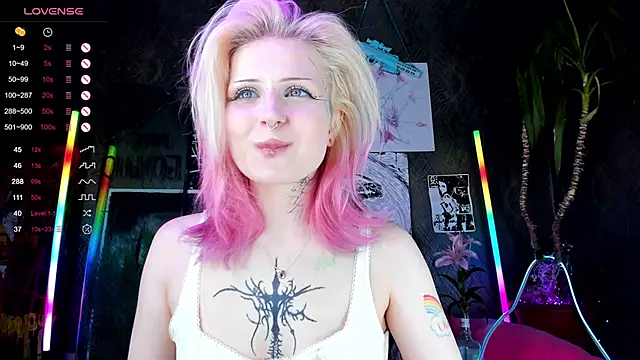 little grinch666 online show from March 12, 2025, 11:54 pm