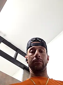 Twin2222 online show from September 24, 2025, 8:56 pm