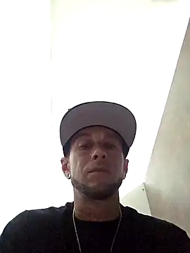 Twin2222 online show from September 30, 2025, 3:50 pm