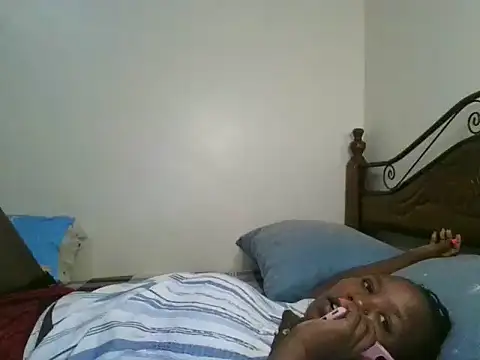 Snapshot of Sonnia_ chatting on February 25, 2025, 1:50 pm Sonnia online show from February 25, 2025, 1:50 pm