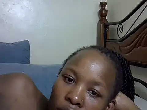 Snapshot of Sonnia_ chatting on March 5, 2025, 10:54 pm Sonnia online show from March 5, 2025, 10:54 pm