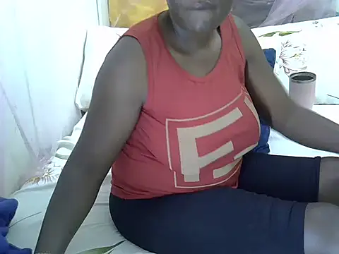 Sweetreena online show from May 20, 2026, 3:24 am