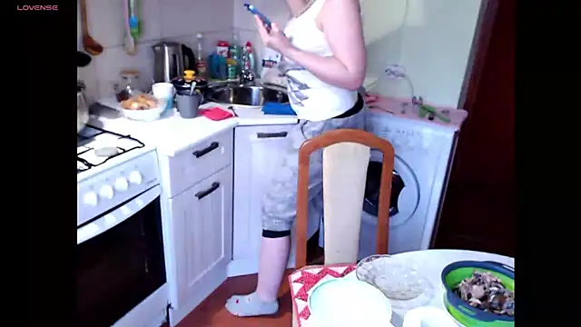 Sakura Green online show from March 19, 2025, 2:24 pm