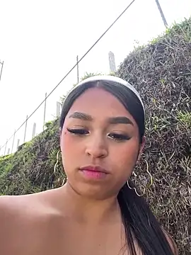 Snapshot of Juli_Walker chatting on December 9, 2024, 2:28 pm Juli Walker online show from December 9, 2024, 2:28 pm