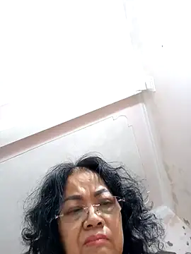 Hotestlove online show from March 4, 2025, 2:21 pm
