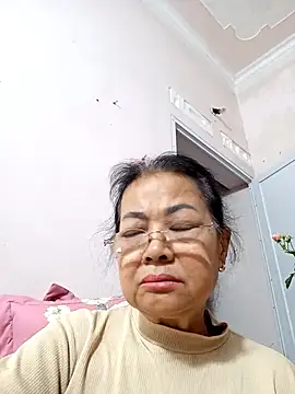 Hotestlove online show from January 18, 2026, 11:58 am