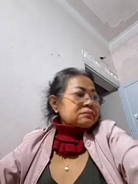 Hotestlove online show from February 8, 2026, 11:24 am