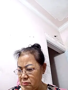 Hotestlove online show from March 4, 2026, 11:44 pm