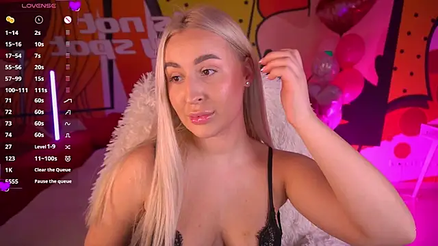 Snapshot of LiaBrazzerr chatting on February 20, 2026, 2:17 pm LiaBrazzerr online show from February 20, 2026, 2:17 pm