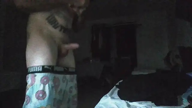 Snapshot of Crackkers chatting on October 15, 2025, 8:36 am Crackkers online show from October 15, 2025, 8:36 am