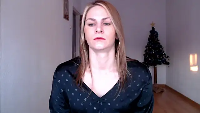 Snapshot of DagmarieFlirt chatting on December 30, 2024, 7:15 am DagmarieFlirt online show from December 30, 2024, 7:15 am