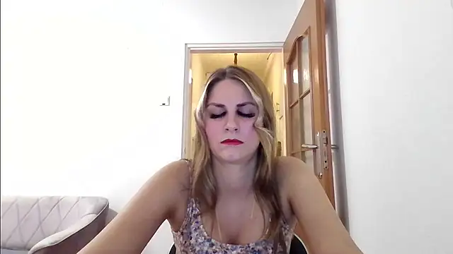 Snapshot of DagmarieFlirt chatting on February 28, 2025, 7:14 pm DagmarieFlirt online show from February 28, 2025, 7:14 pm