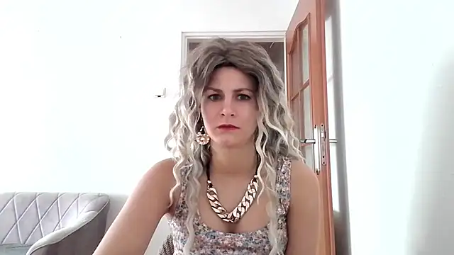 Snapshot of DagmarieFlirt chatting on March 7, 2025, 7:19 am DagmarieFlirt online show from March 7, 2025, 7:19 am