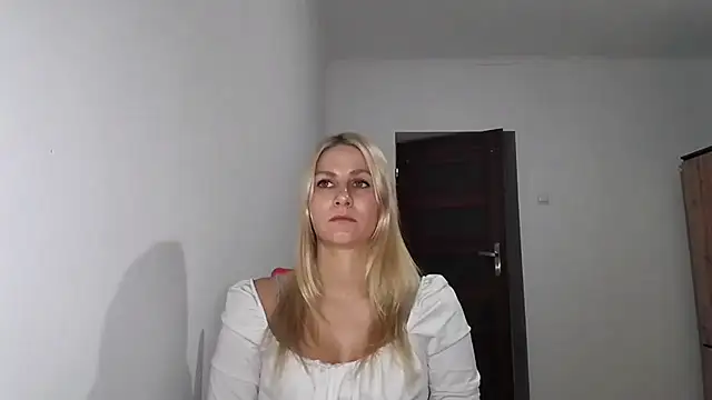 Snapshot of DagmarieFlirt chatting on October 29, 2025, 7:15 pm DagmarieFlirt online show from October 29, 2025, 7:15 pm