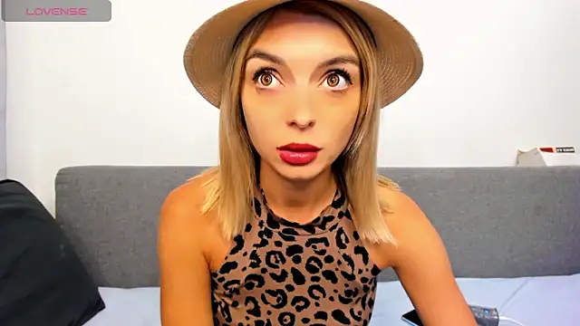 Snapshot of _ellen_meow_ chatting on September 23, 2025, 8:34 pm ellen meow online show from September 23, 2025, 8:34 pm