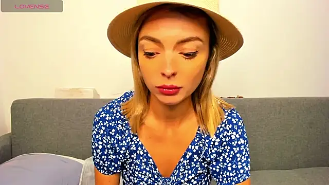 Snapshot of _ellen_meow_ chatting on October 7, 2025, 9:23 pm ellen meow online show from October 7, 2025, 9:23 pm