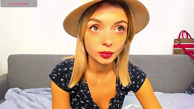 Snapshot of _ellen_meow_ chatting on October 19, 2025, 6:30 pm ellen meow online show from October 19, 2025, 6:30 pm