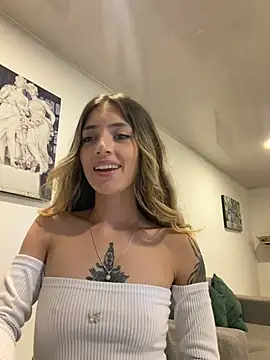 IsadoraGalle  online show from June 14, 2026, 11:18 pm