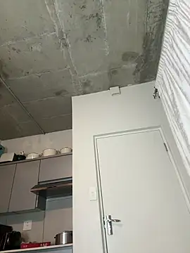 Snapshot of slimcateee chatting on February 12, 2026, 11:33 pm slimcateee online show from February 12, 2026, 11:33 pm