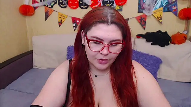 JuliaKeln online show from October 25, 2025, 2:02 pm