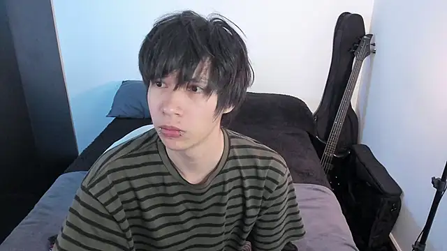 Snapshot of Aventure_Twinks chatting on May 17, 2026, 12:08 am Aventure Twinks online show from May 17, 2026, 12:08 am