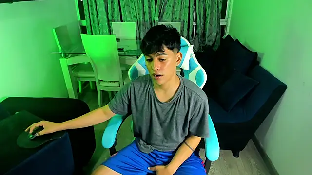 Snapshot of Franco_Rizzo_ chatting on February 3, 2025, 11:26 pm Franco Rizzo  online show from February 3, 2025, 11:26 pm