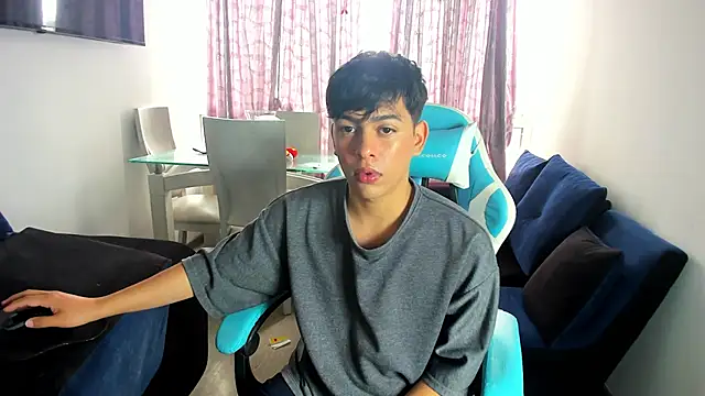 Snapshot of Franco_Rizzo_ chatting on February 11, 2025, 7:05 pm Franco Rizzo  online show from February 11, 2025, 7:05 pm