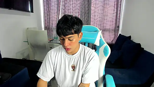 Snapshot of Franco_Rizzo_ chatting on February 23, 2025, 10:20 pm Franco Rizzo  online show from February 23, 2025, 10:20 pm