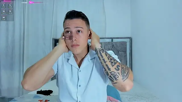 Snapshot of Muscle_King_Cum chatting on January 21, 2025, 1:22 pm Muscle King Cum online show from January 21, 2025, 1:22 pm