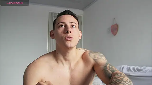Snapshot of Muscle_King_Cum chatting on April 21, 2026, 1:28 pm Muscle King Cum online show from April 21, 2026, 1:28 pm