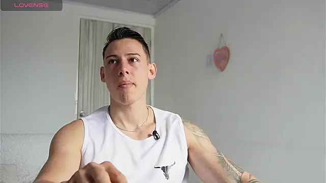 Snapshot of Muscle_King_Cum chatting on April 28, 2026, 1:16 pm Muscle King Cum online show from April 28, 2026, 1:16 pm