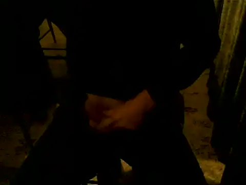 Snapshot of hornyman18cm39 chatting on October 6, 2025, 4:32 am hornyman18cm39 online show from October 6, 2025, 4:32 am