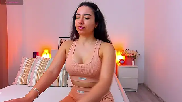 SarraPeach online show from April 2, 2026, 6:44 am