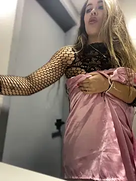 Emilia Bakerr online show from December 6, 2024, 9:24 pm