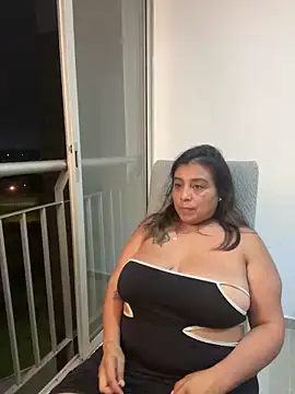 MrsFoucher online show from March 6, 2025, 1:05 am