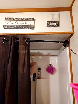 sweetkitty111 online show from October 28, 2025, 4:05 am