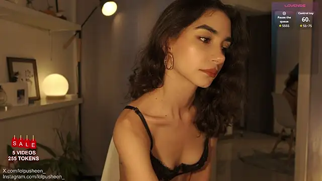 JulietteDee online show from October 28, 2025, 10:34 pm