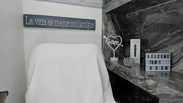 miss danika online show from September 29, 2025, 11:04 am