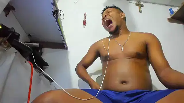 hugo3918  online show from February 10, 2026, 3:21 am