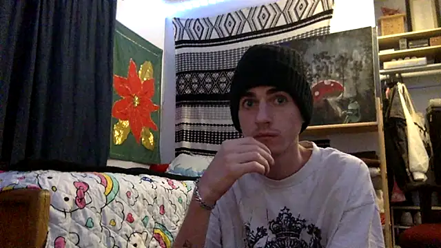 Snapshot of spicylaboi chatting on December 15, 2025, 9:35 am spicylaboi online show from December 15, 2025, 9:35 am