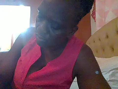 Snapshot of Shaz_brown chatting on July 19, 2026, 7:39 pm Shaz brown online show from July 19, 2026, 7:39 pm
