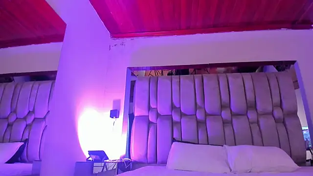 NikkySmiith online show from June 30, 2026, 11:55 am